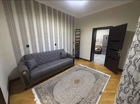 Satılır 6 otaqlı həyət evi 230 m²