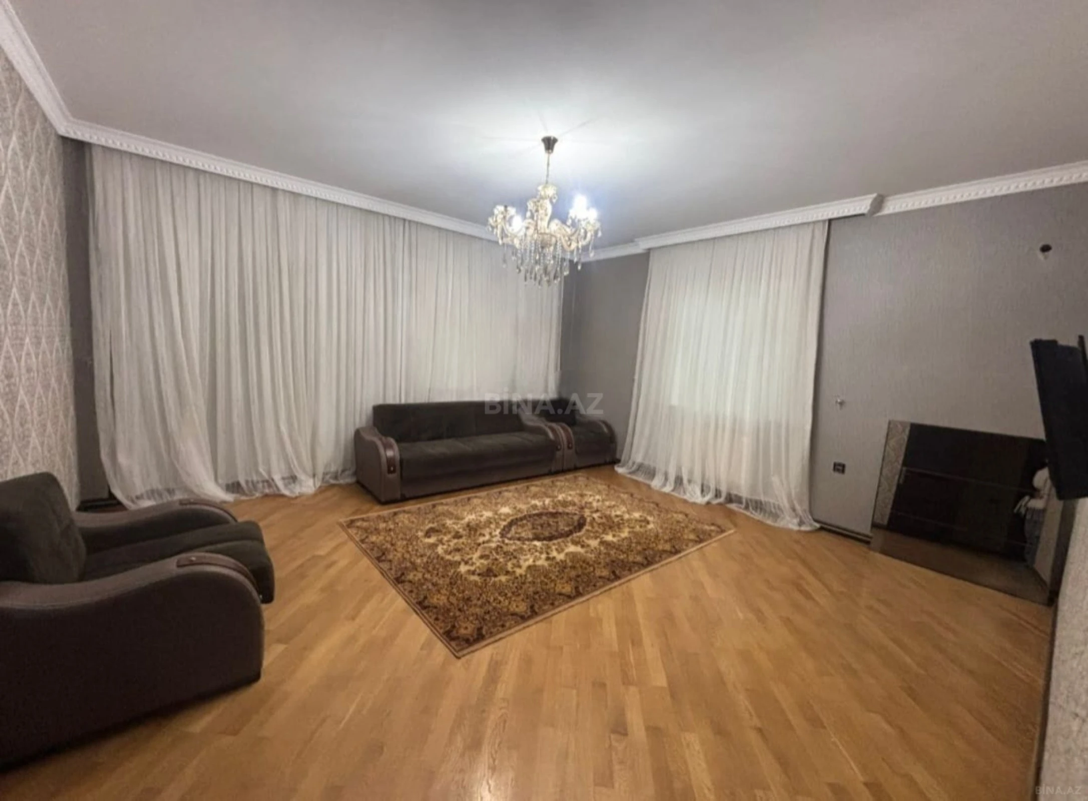Satılır 6 otaqlı həyət evi 230 m²