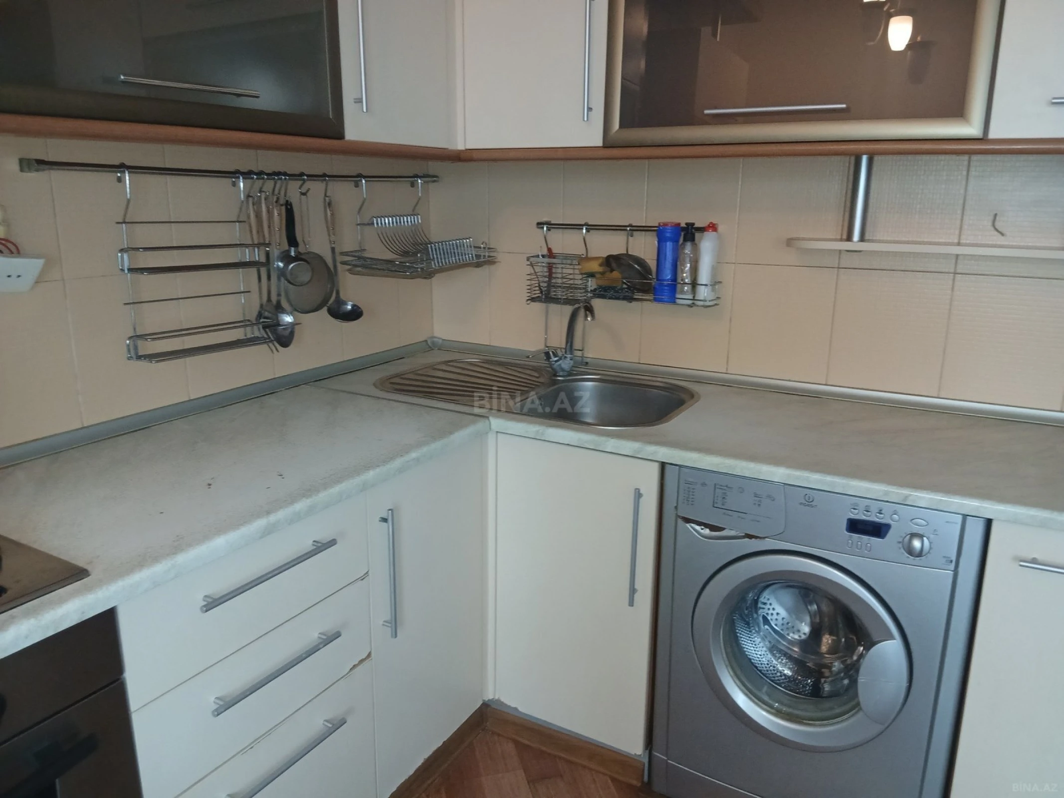 Kirayə verilir 2 otaqlı mənzil 110 m²