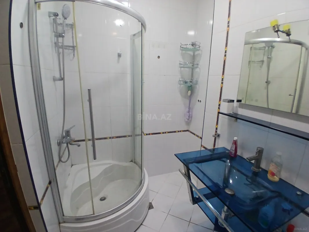 Kirayə verilir 2 otaqlı mənzil 110 m²