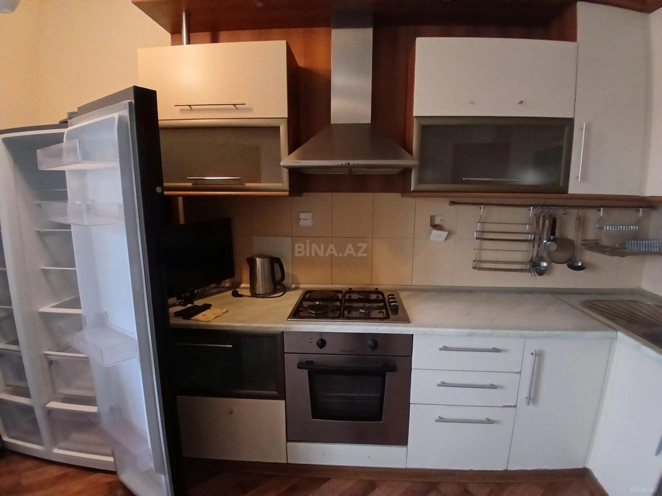 Kirayə verilir 2 otaqlı mənzil 110 m²