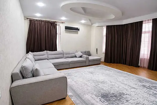 Kirayə verilir 2 otaqlı mənzil 110 m² — Bakı, Xəzər 2 otaq 110.00 m²