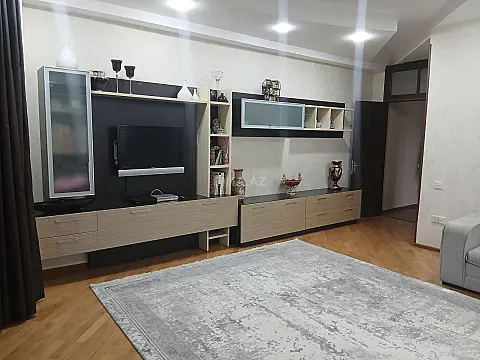 Kirayə verilir 2 otaqlı mənzil 110 m²