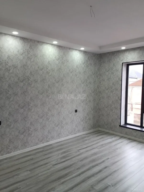 Satılır 5 otaqlı həyət evi 300 m²