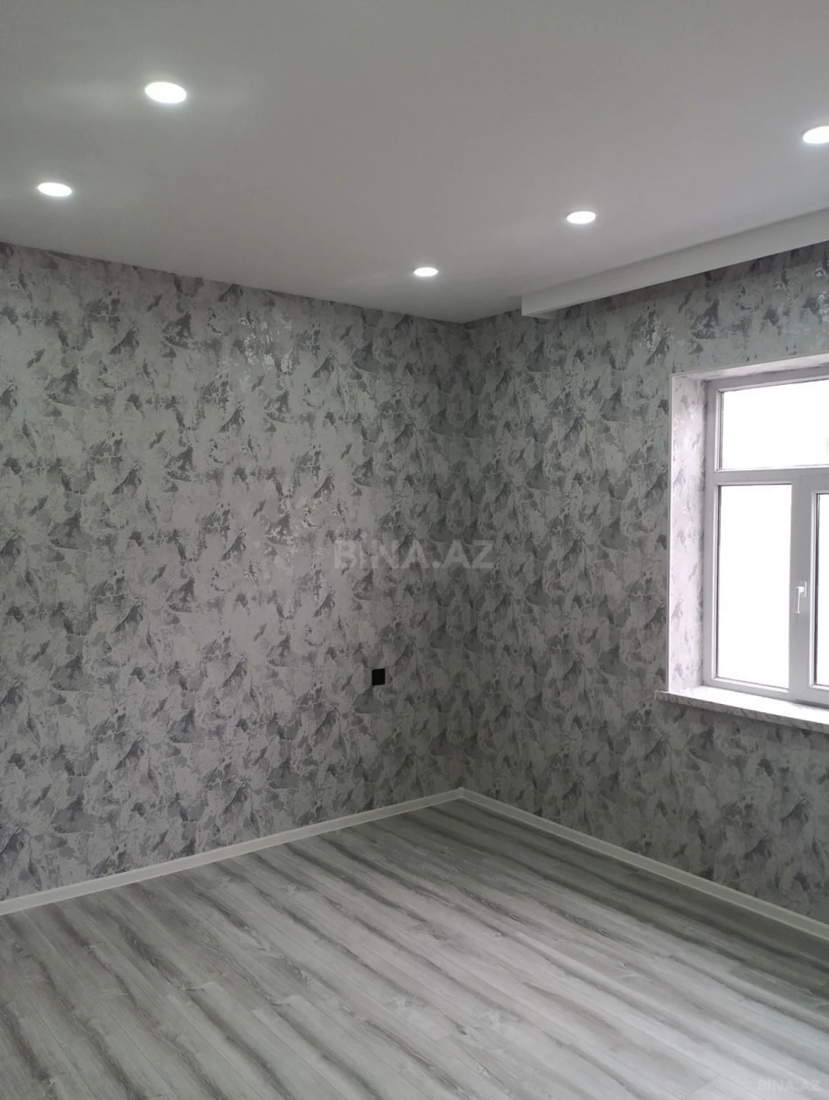 Satılır 5 otaqlı həyət evi 300 m²