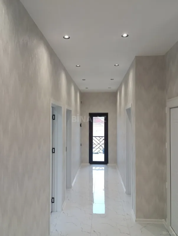 Satılır 5 otaqlı həyət evi 300 m²