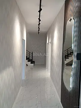 Satılır 5 otaqlı həyət evi 300 m²