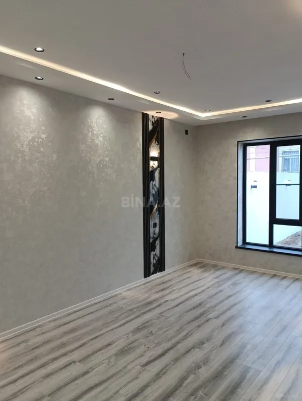 Satılır 5 otaqlı həyət evi 300 m²