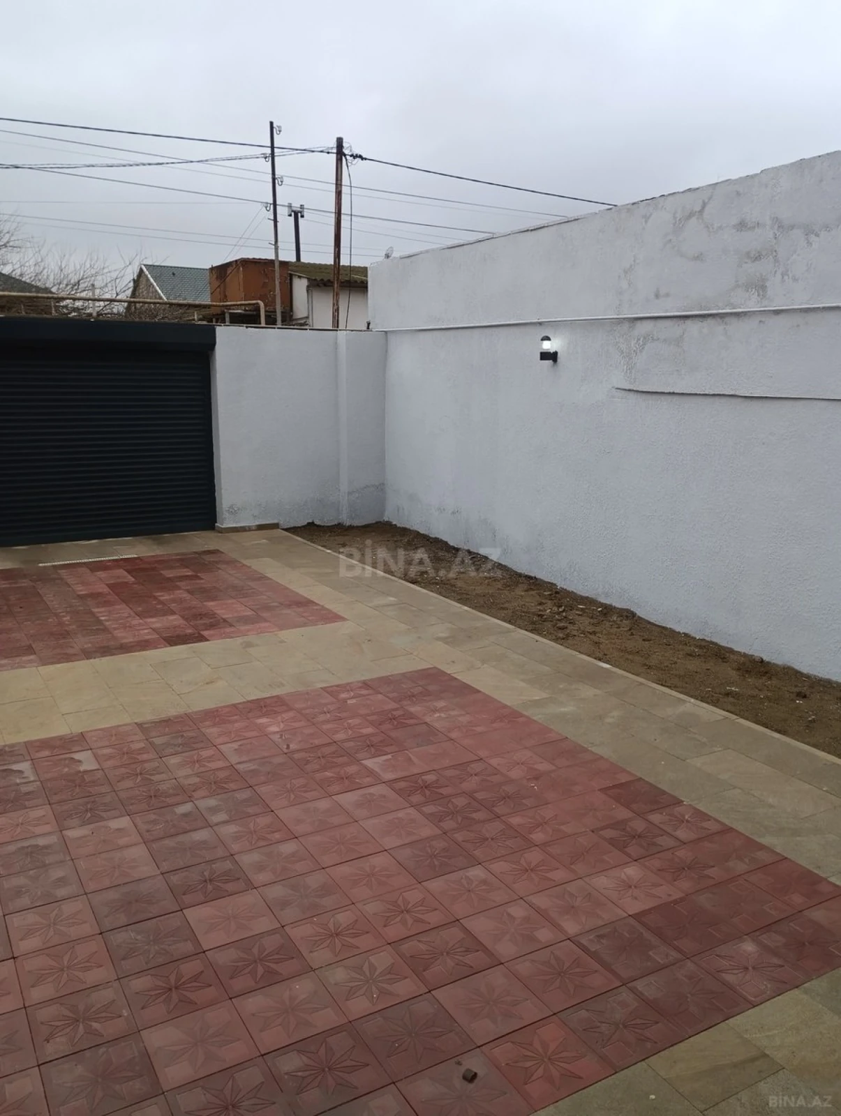 Satılır 5 otaqlı həyət evi 300 m²