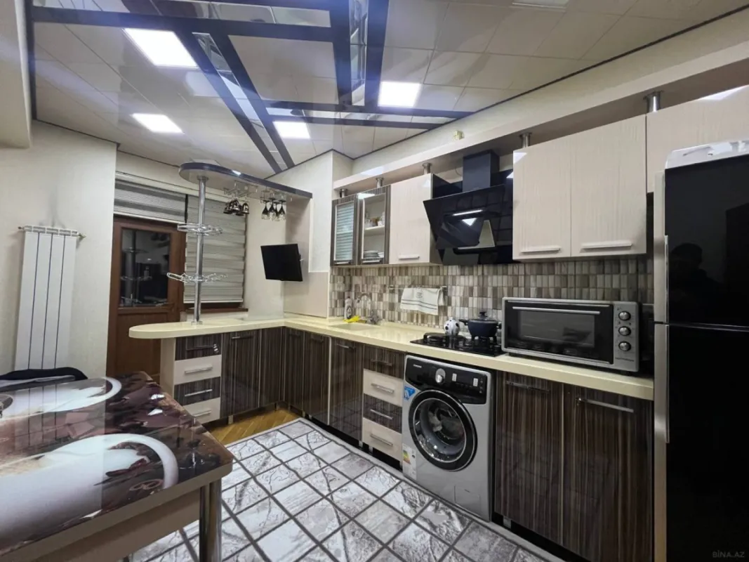 Satılır 3 otaqlı mənzil 135 m²