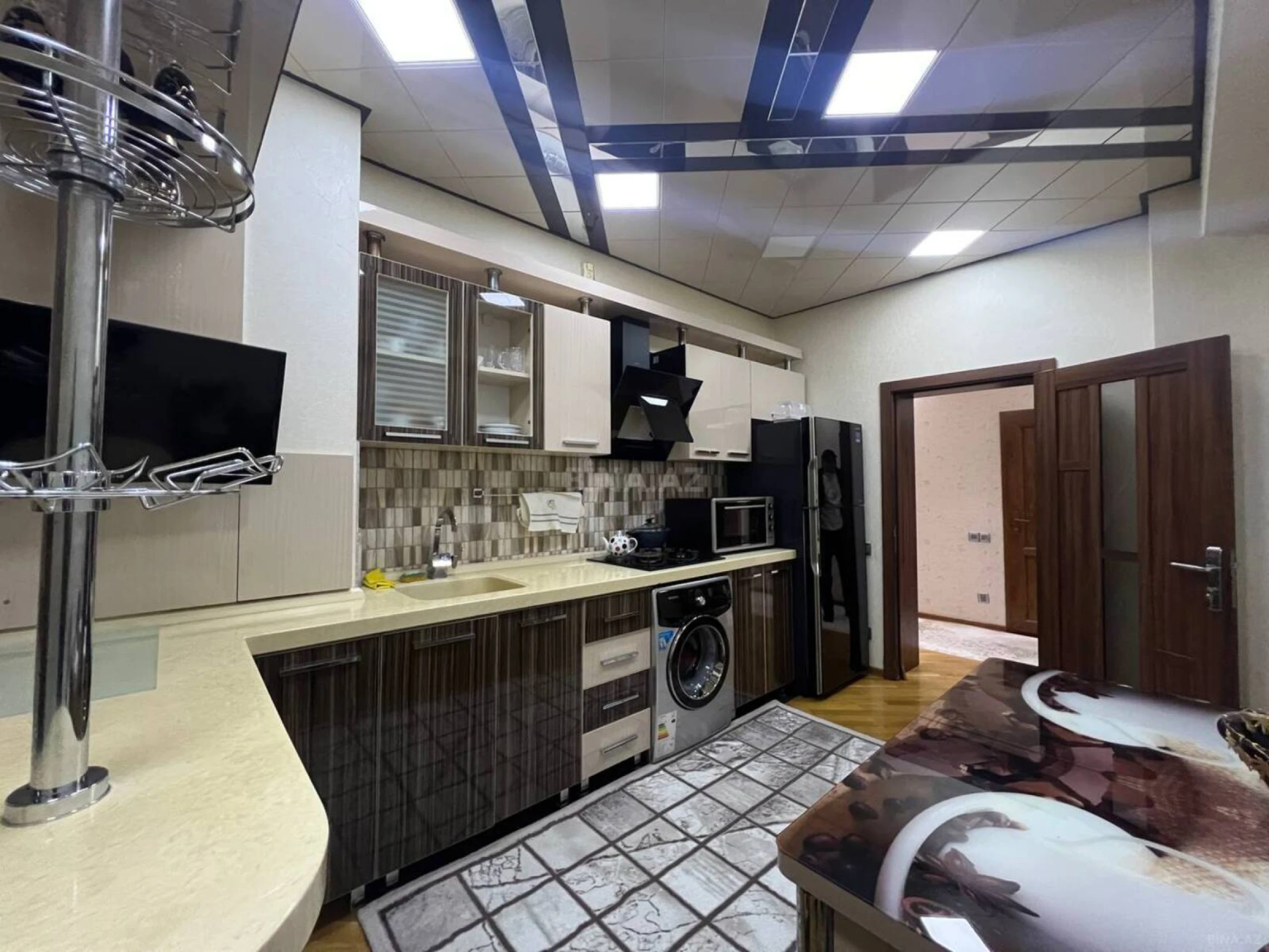 Satılır 3 otaqlı mənzil 135 m²