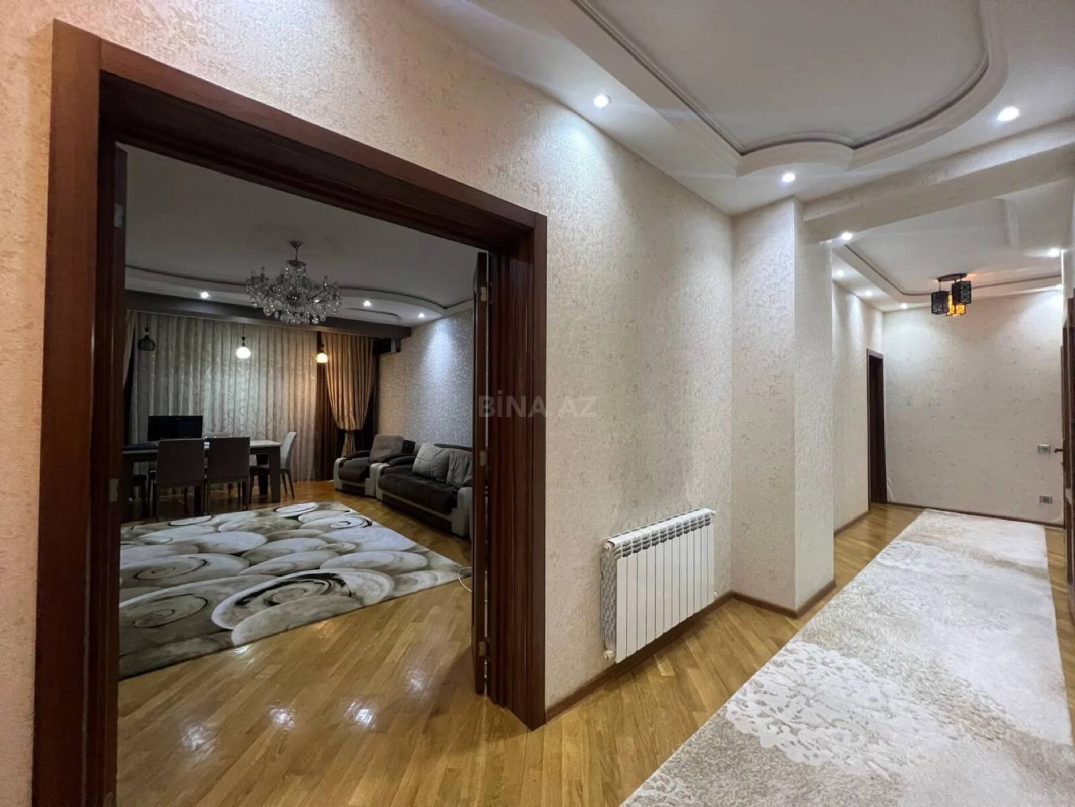 Satılır 3 otaqlı mənzil 135 m²