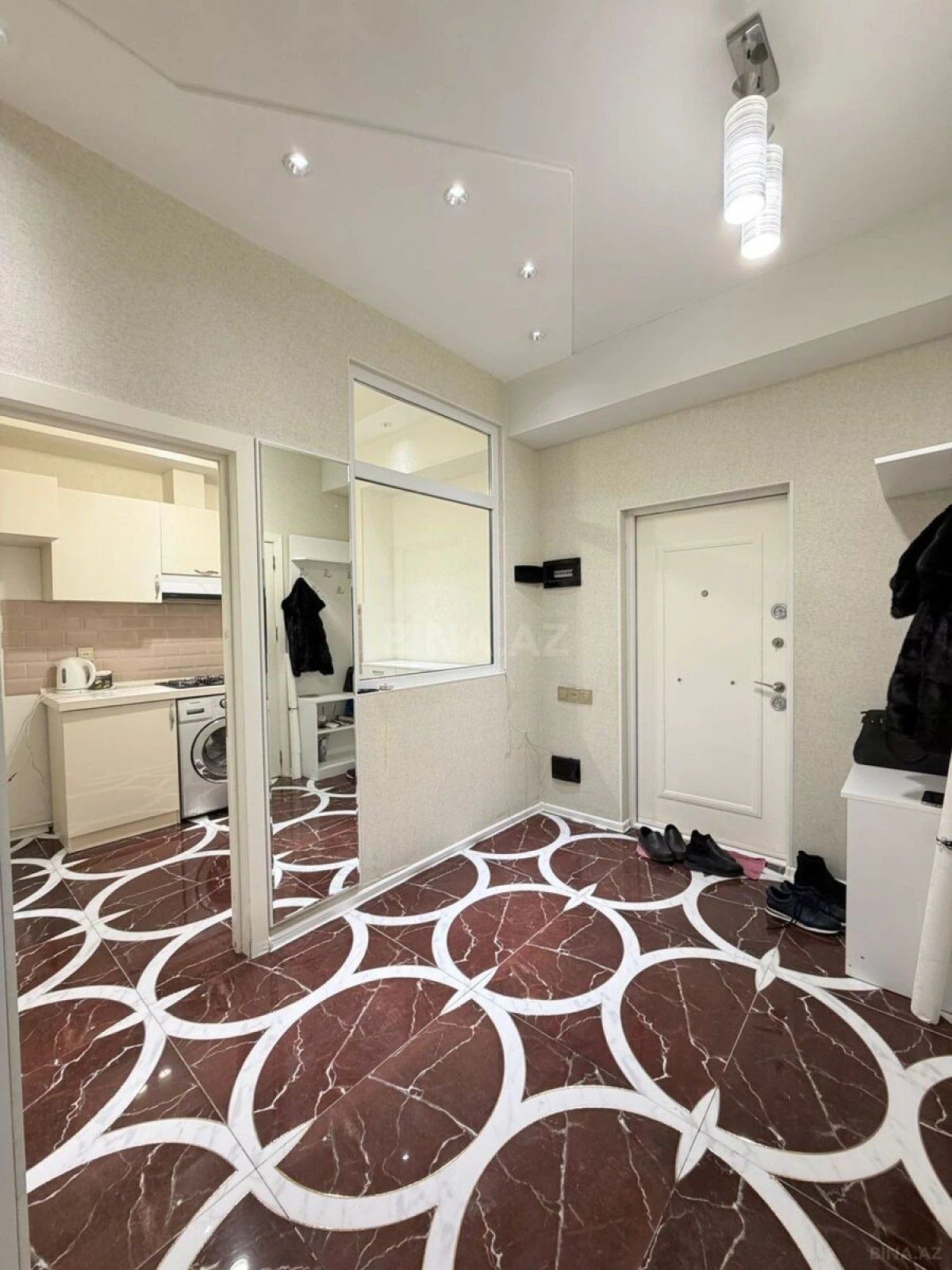 Kirayə verilir 2 otaqlı mənzil 70 m²