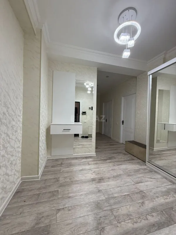 Satılır 3 otaqlı mənzil 110 m²