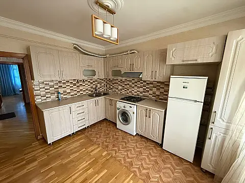 Kirayə verilir 2 otaqlı mənzil 62 m²