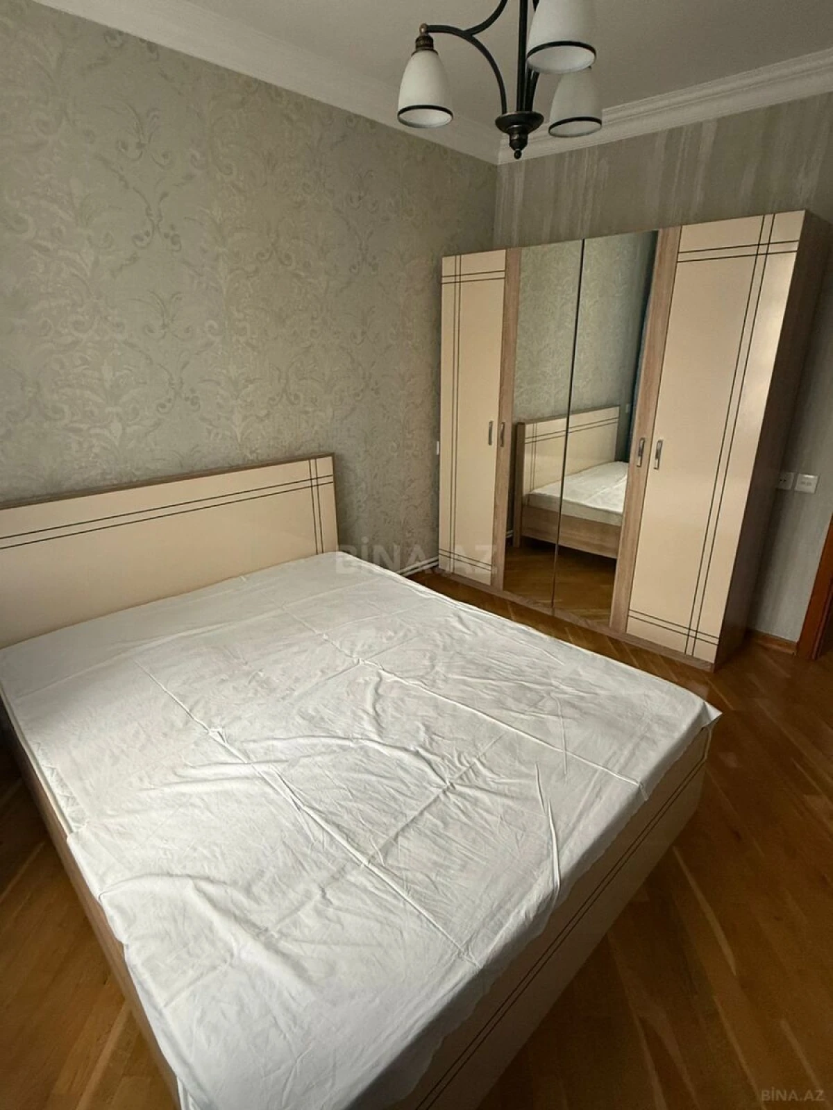 Kirayə verilir 2 otaqlı mənzil 62 m²