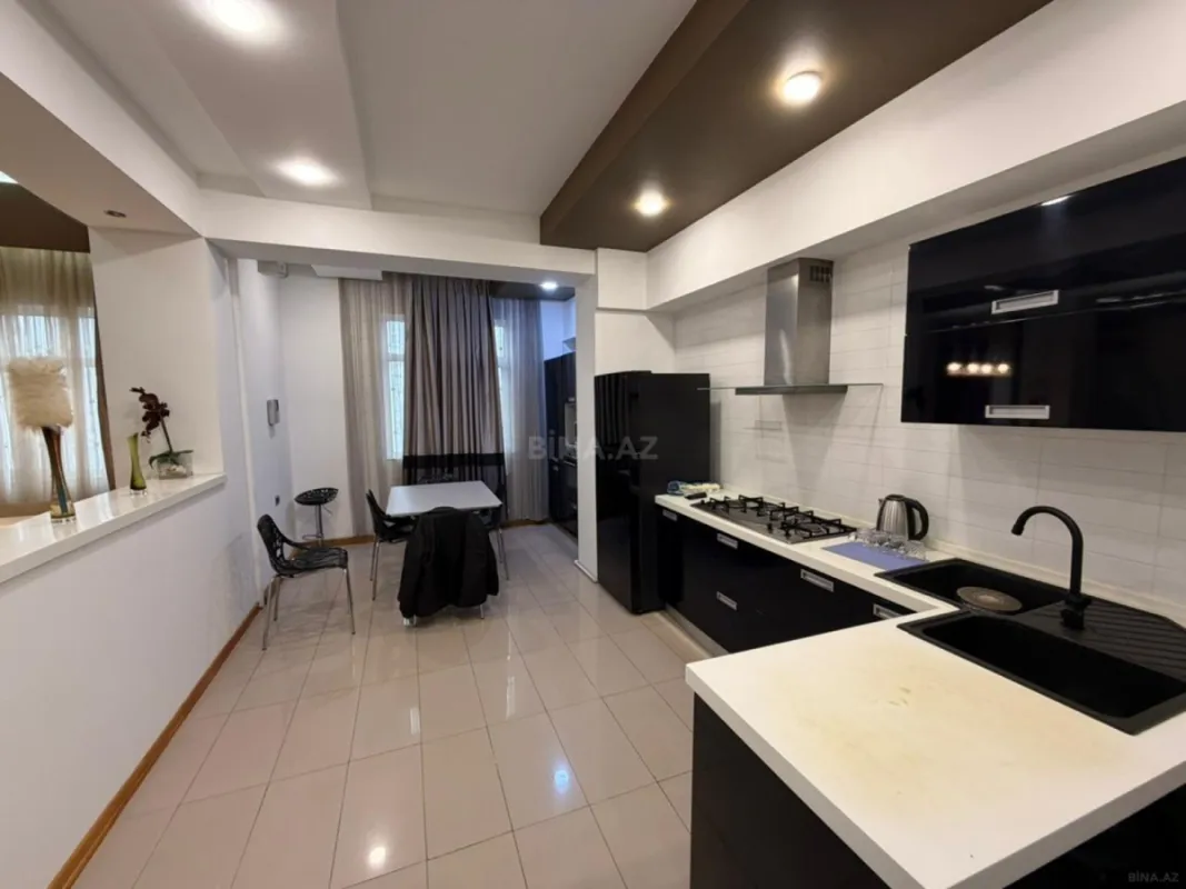Kirayə verilir 3 otaqlı mənzil 135 m²