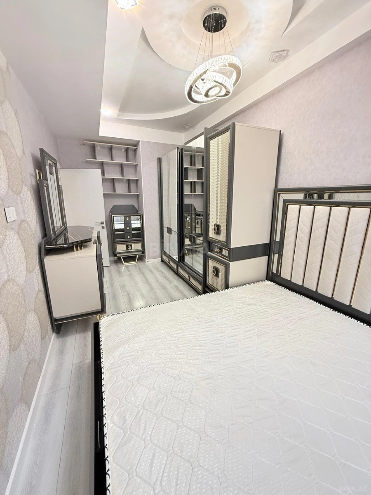 Satılır 2 otaqlı mənzil 65 m²