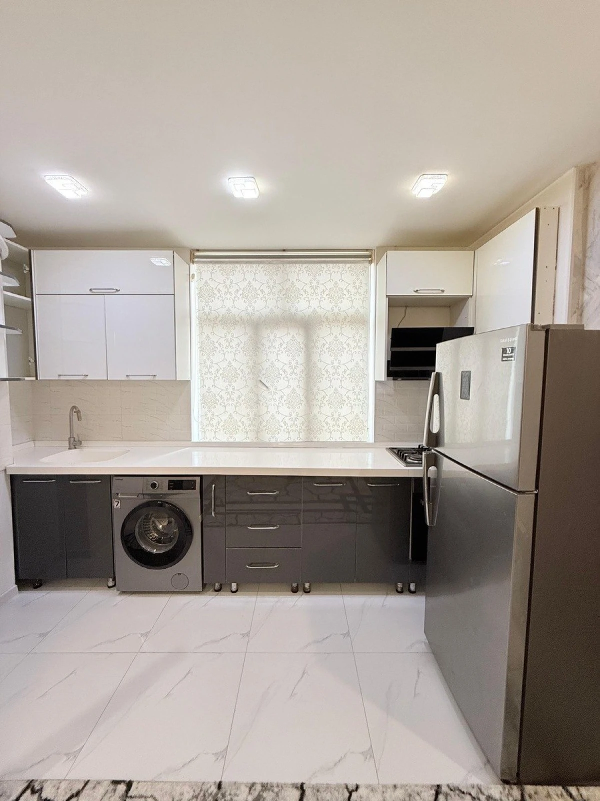 Satılır 2 otaqlı mənzil 65 m²