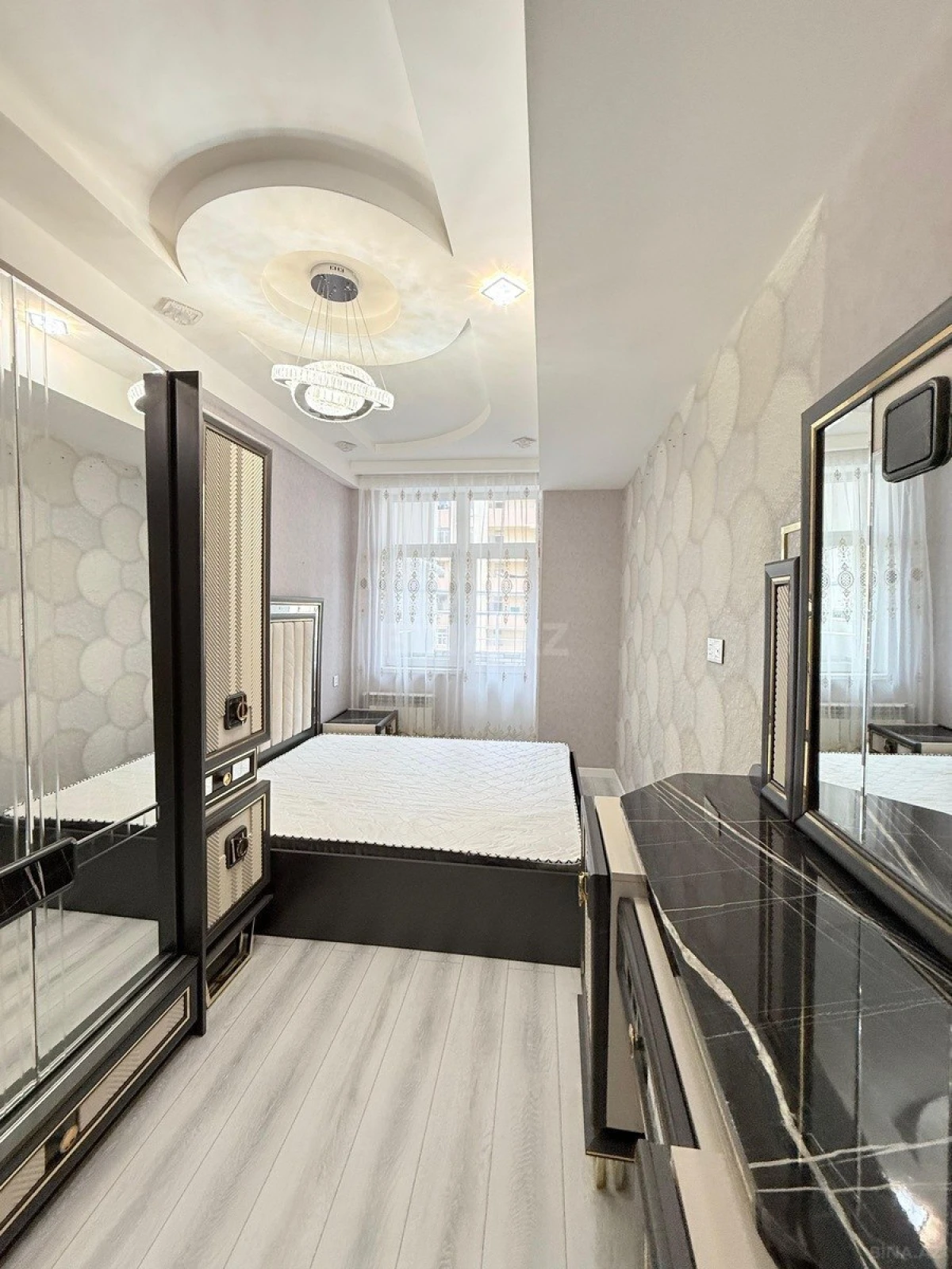 Satılır 2 otaqlı mənzil 65 m²