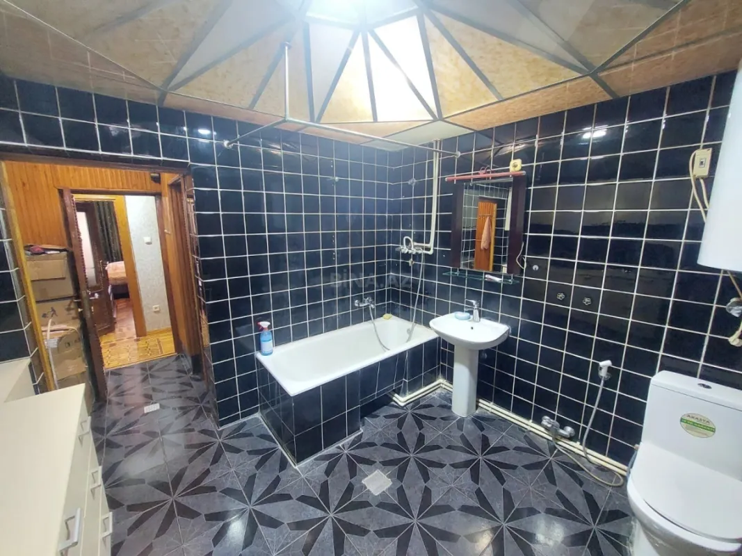 Satılır 5 otaqlı mənzil 120 m²