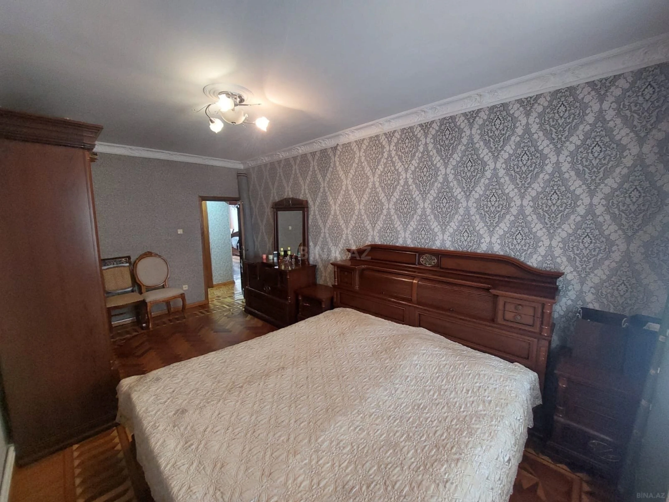 Satılır 5 otaqlı mənzil 120 m²