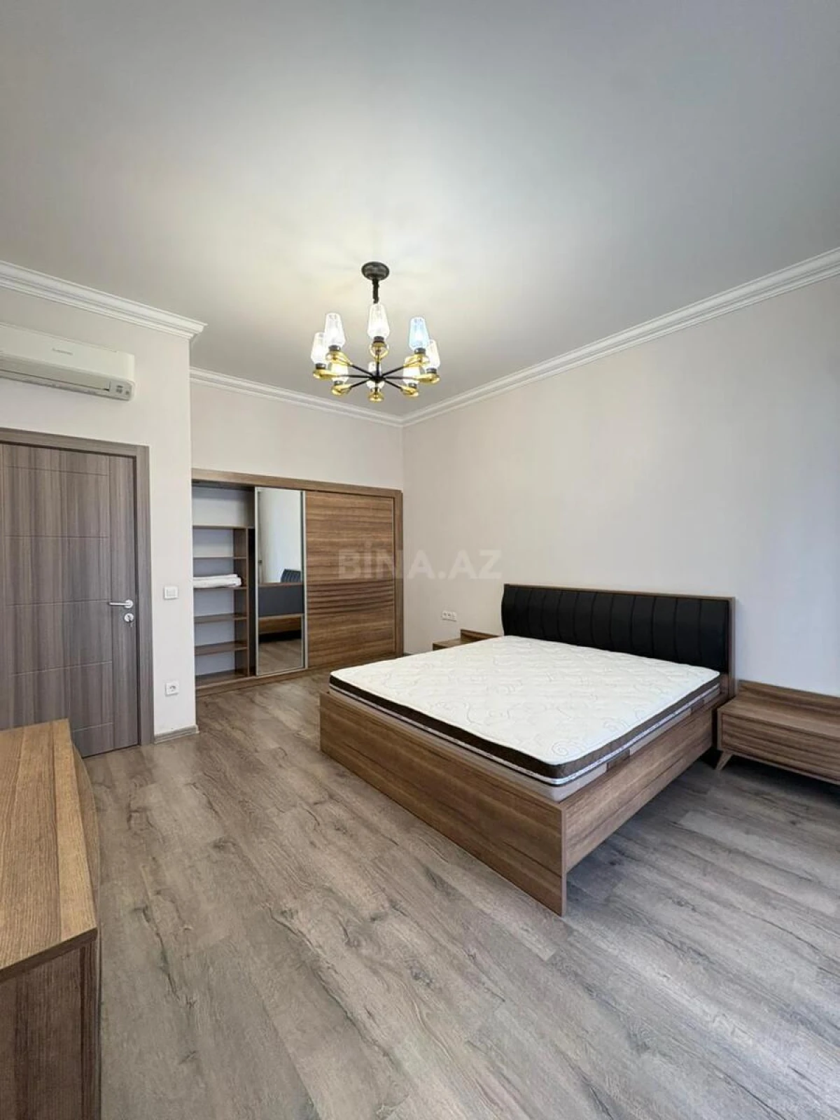 Kirayə verilir 3 otaqlı mənzil 130 m²