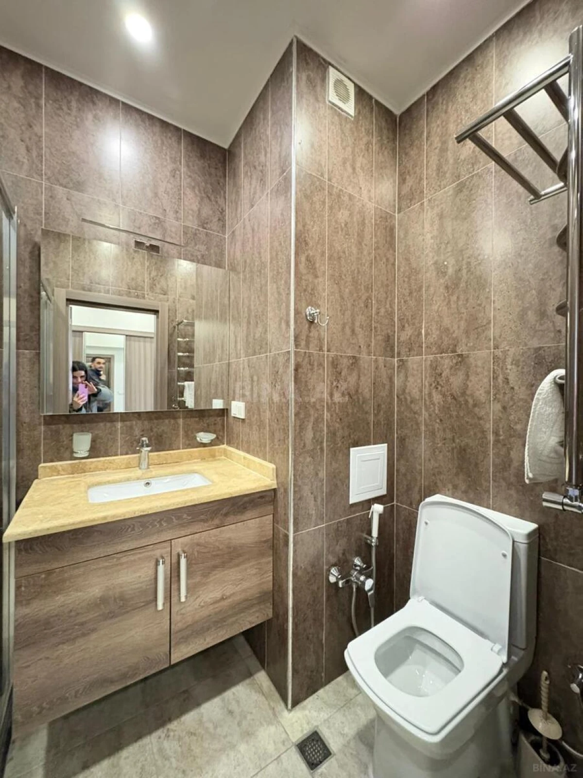 Kirayə verilir 3 otaqlı mənzil 130 m²