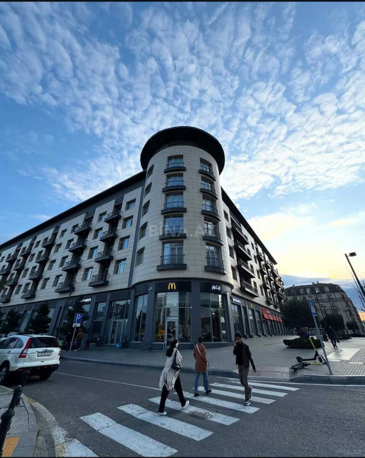 Kirayə verilir 3 otaqlı mənzil 130 m²