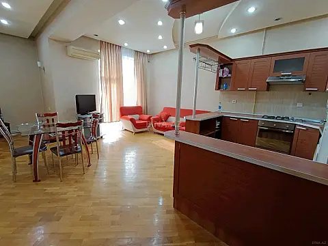 Kirayə verilir 3 otaqlı mənzil 100 m²