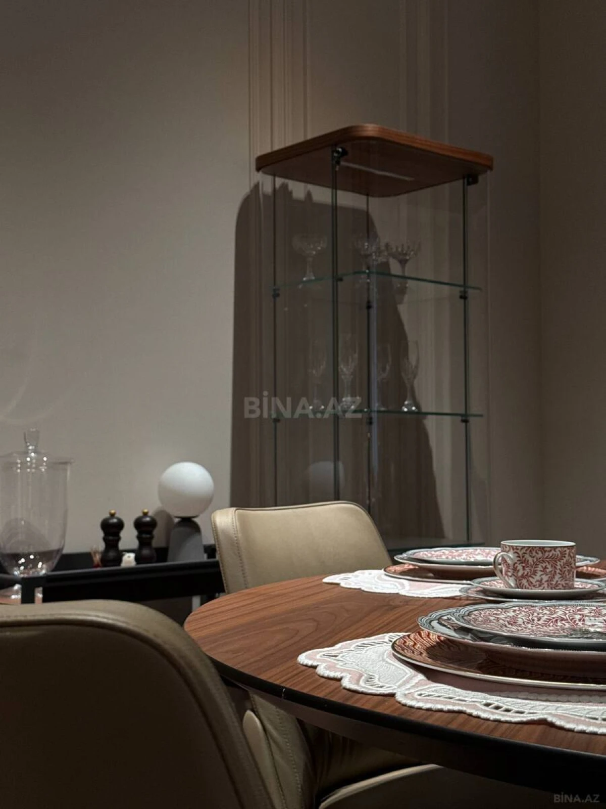 Satılır 3 otaqlı mənzil 180.5 m²