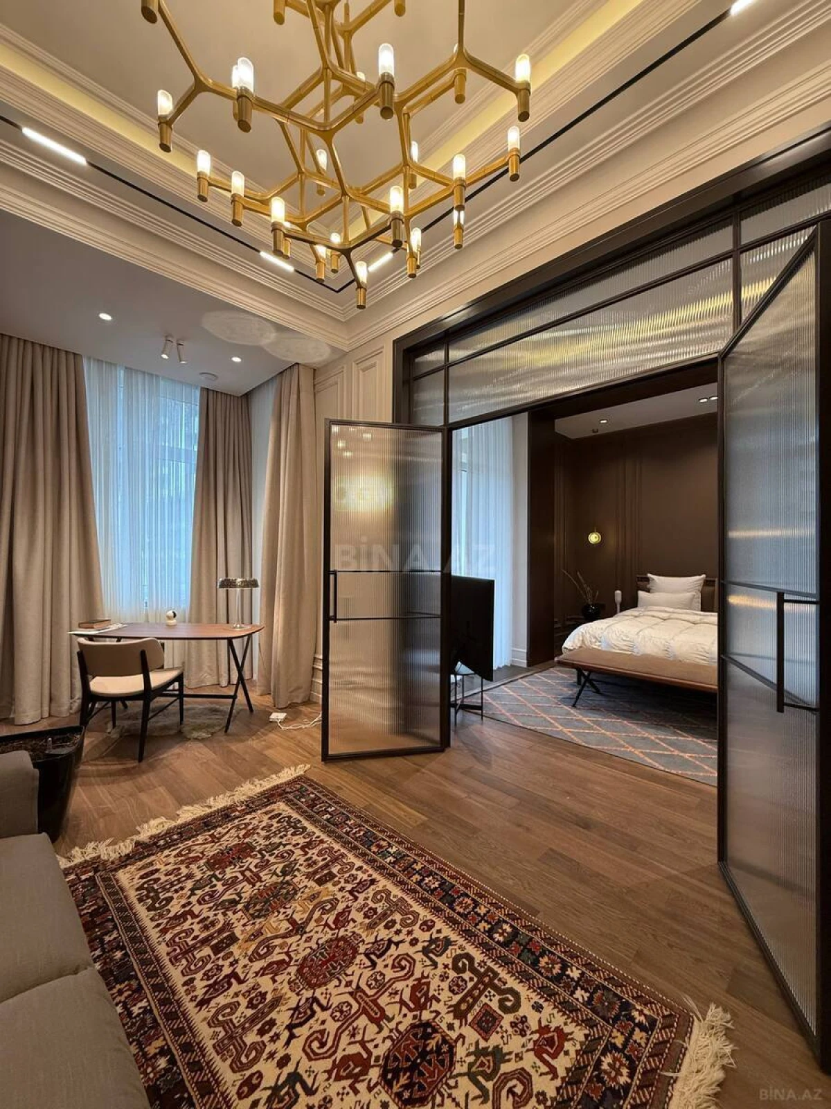 Satılır 3 otaqlı mənzil 180.5 m²