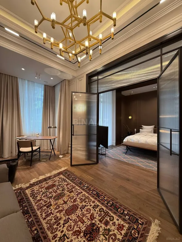 Satılır 3 otaqlı mənzil 180.5 m²