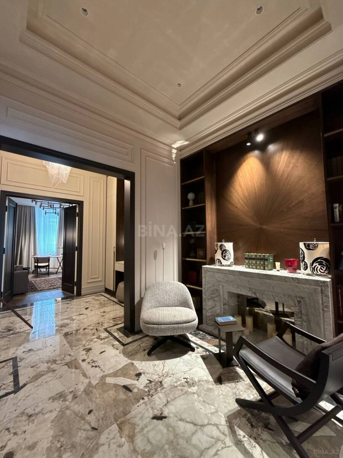 Satılır 3 otaqlı mənzil 180.5 m²