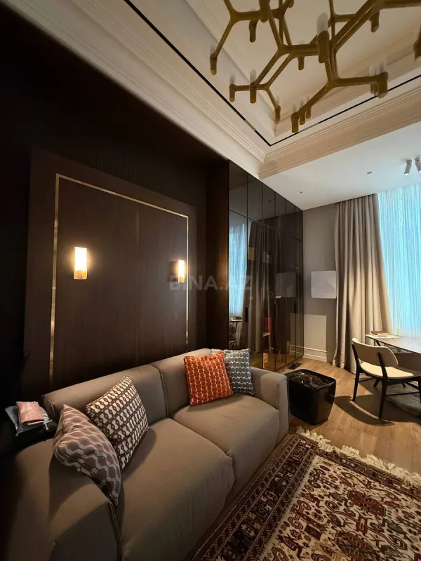 Satılır 3 otaqlı mənzil 180.5 m²