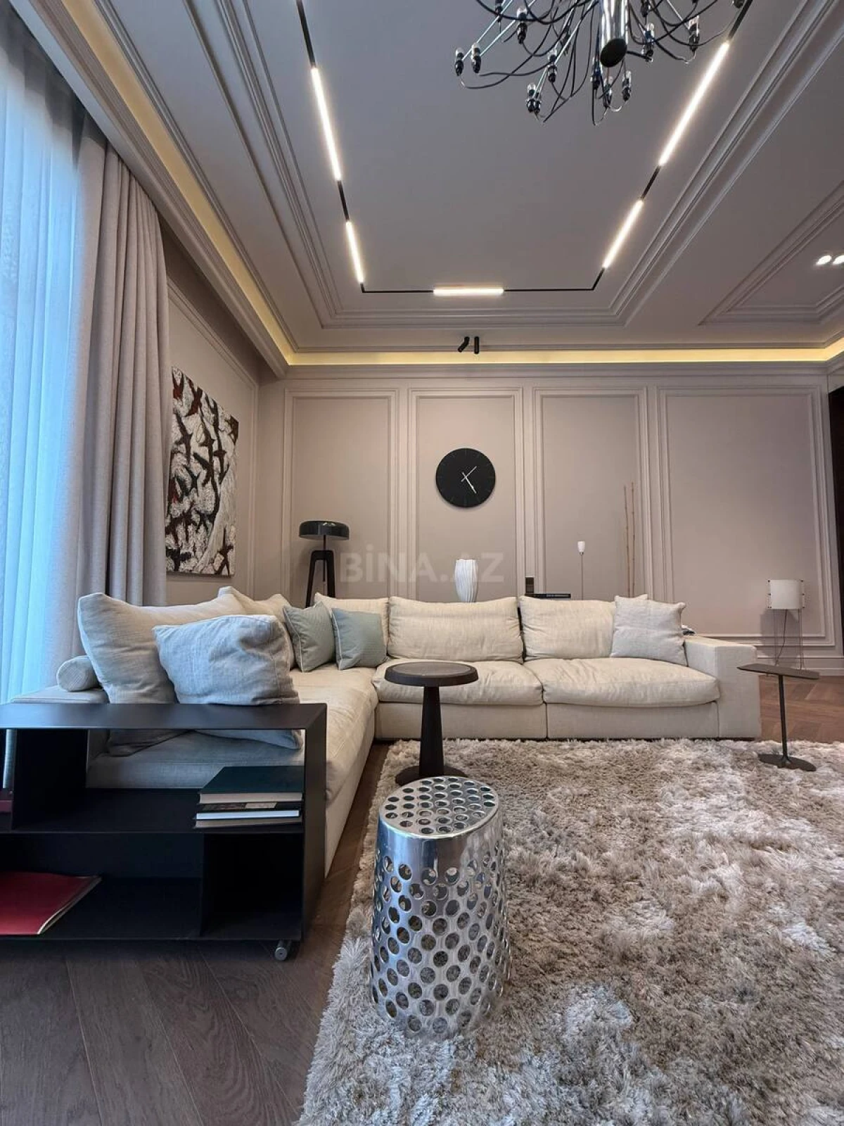 Satılır 3 otaqlı mənzil 180.5 m²