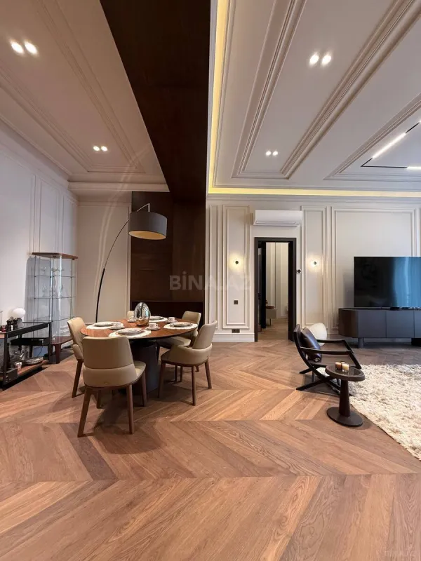 Satılır 3 otaqlı mənzil 180.5 m²