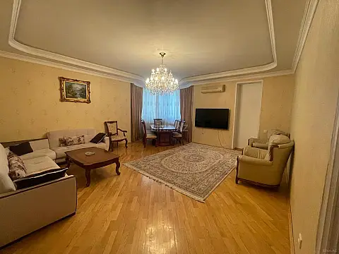 Satılır 3 otaqlı mənzil 125 m² — Bakı, İnşaatçılar 3 otaq 125.00 m²