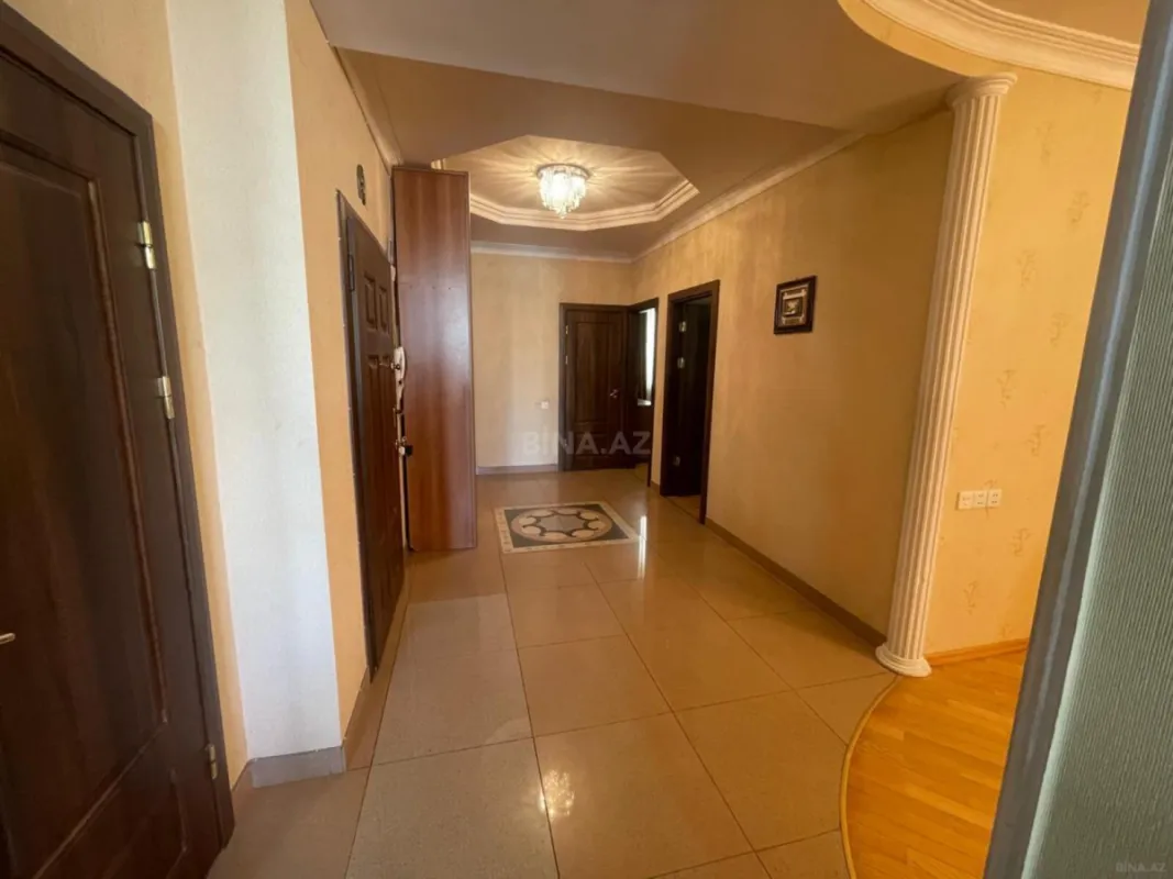 Satılır 3 otaqlı mənzil 125 m²