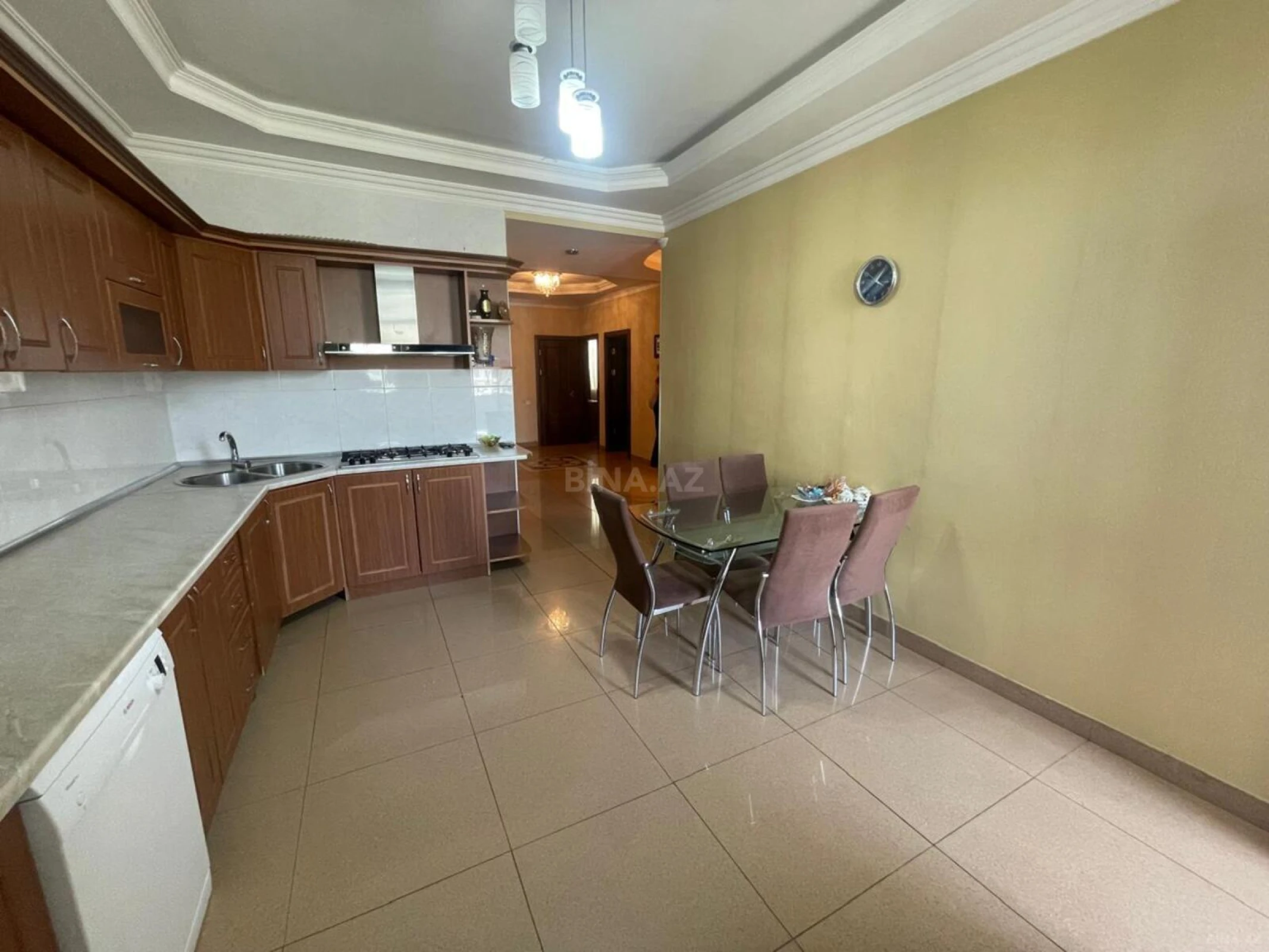 Satılır 3 otaqlı mənzil 125 m²