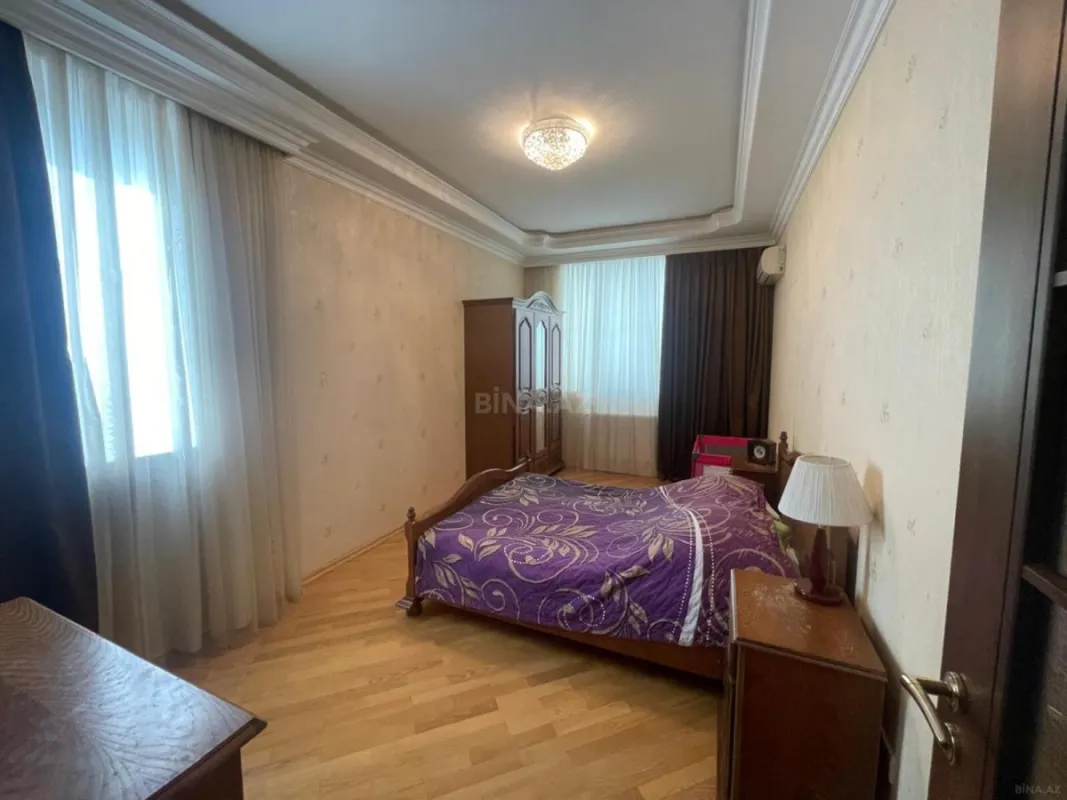 Satılır 3 otaqlı mənzil 125 m²