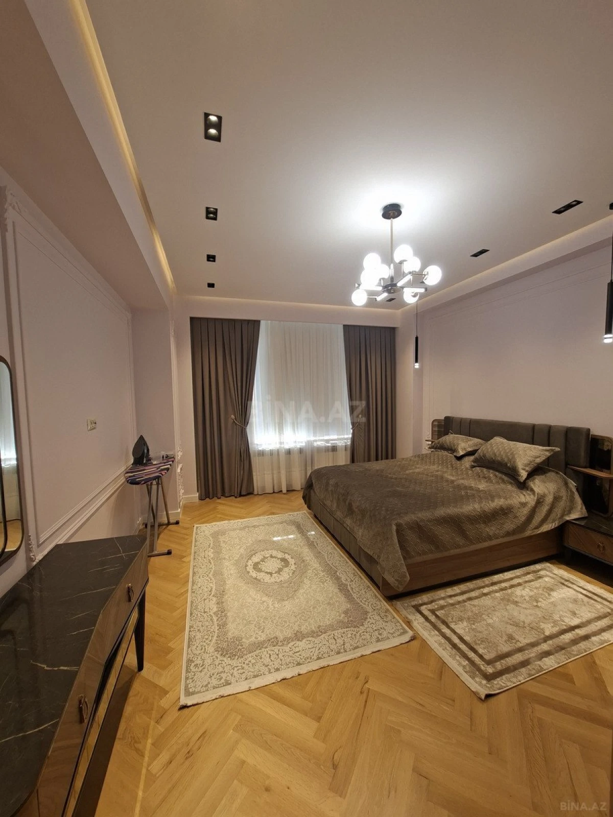 Kirayə verilir 3 otaqlı mənzil 140 m²
