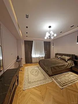 Kirayə verilir 3 otaqlı mənzil 140 m²