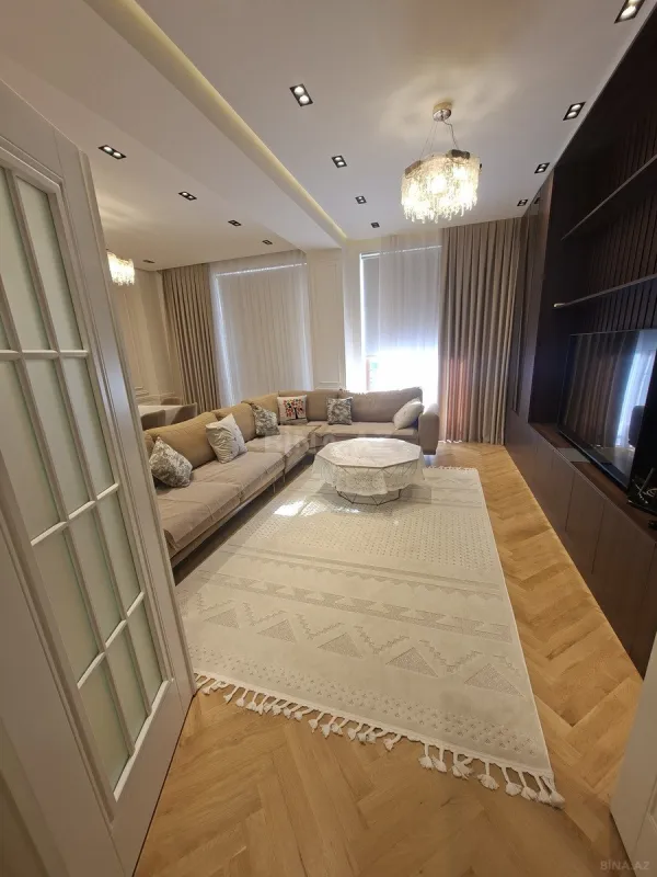 Kirayə verilir 3 otaqlı mənzil 140 m²