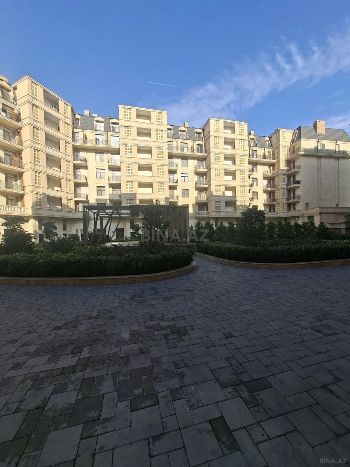 Kirayə verilir 3 otaqlı mənzil 140 m²