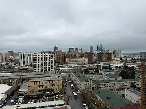 Satılır 4 otaqlı mənzil 221.1 m²