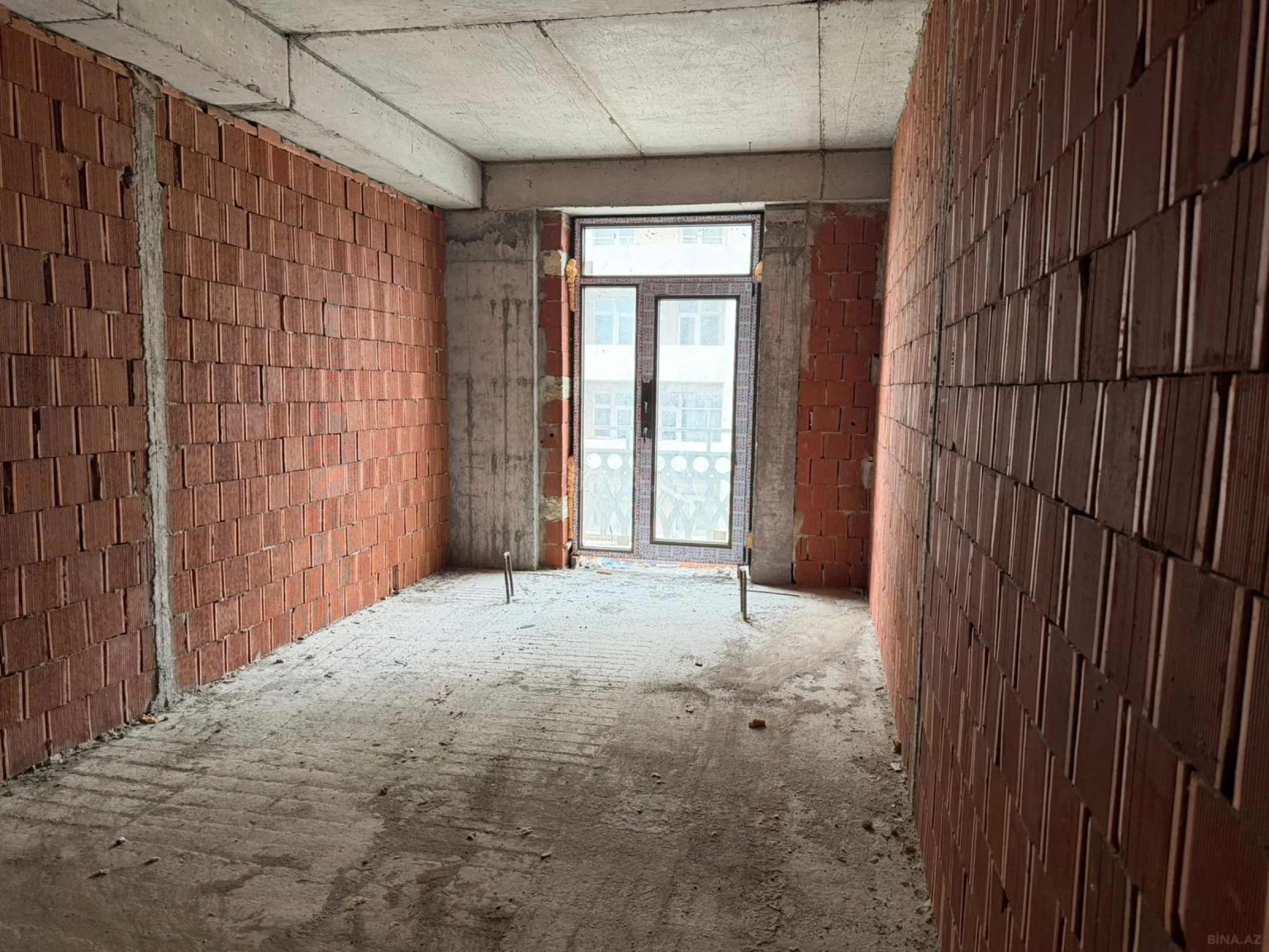 Satılır 4 otaqlı mənzil 221.1 m²