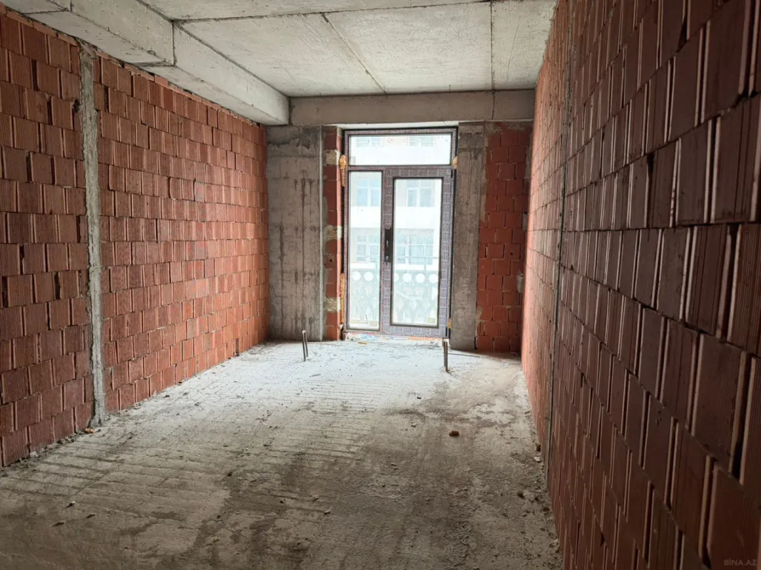 Satılır 4 otaqlı mənzil 221.1 m²