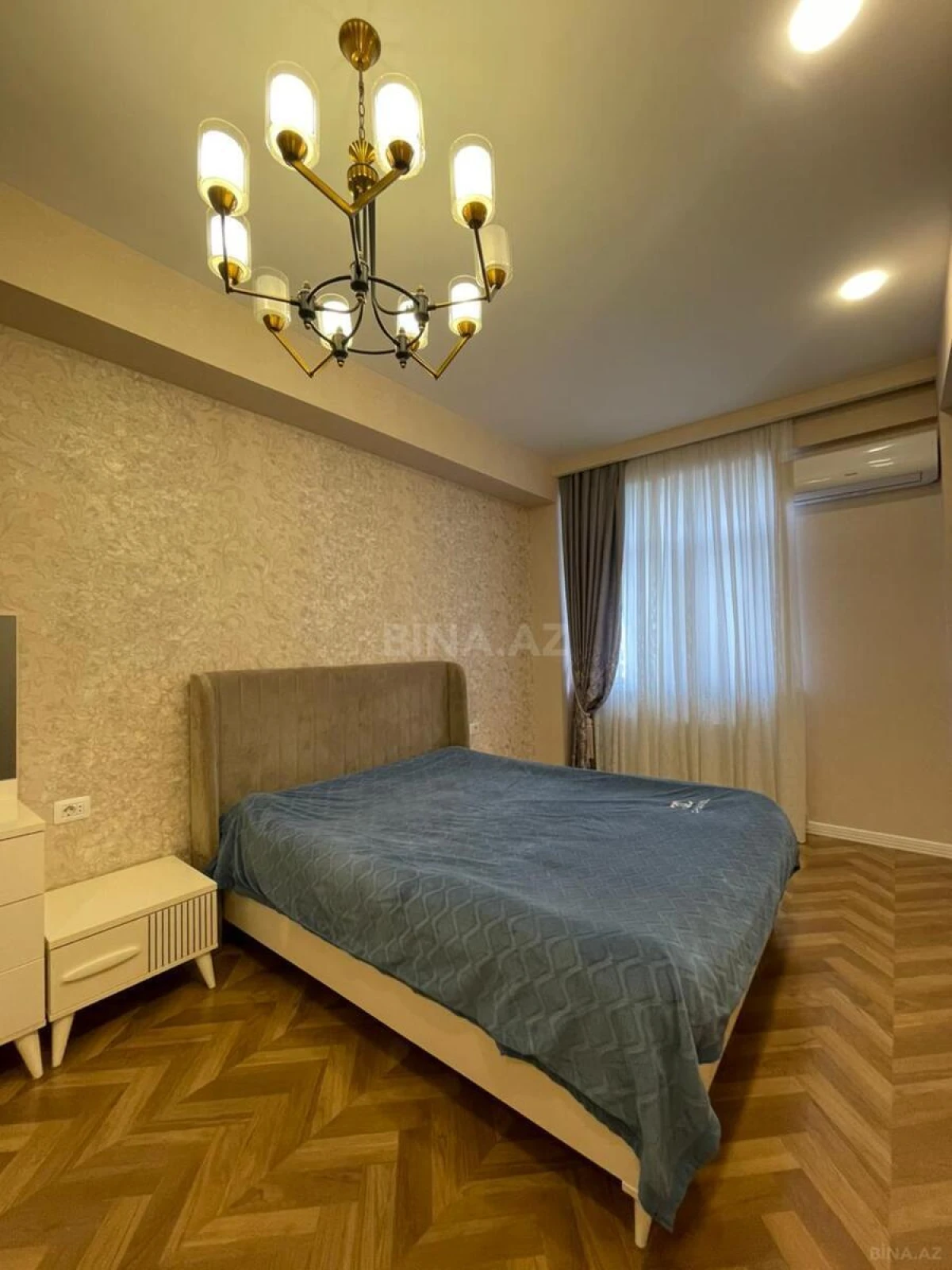 Satılır 3 otaqlı mənzil 93 m²