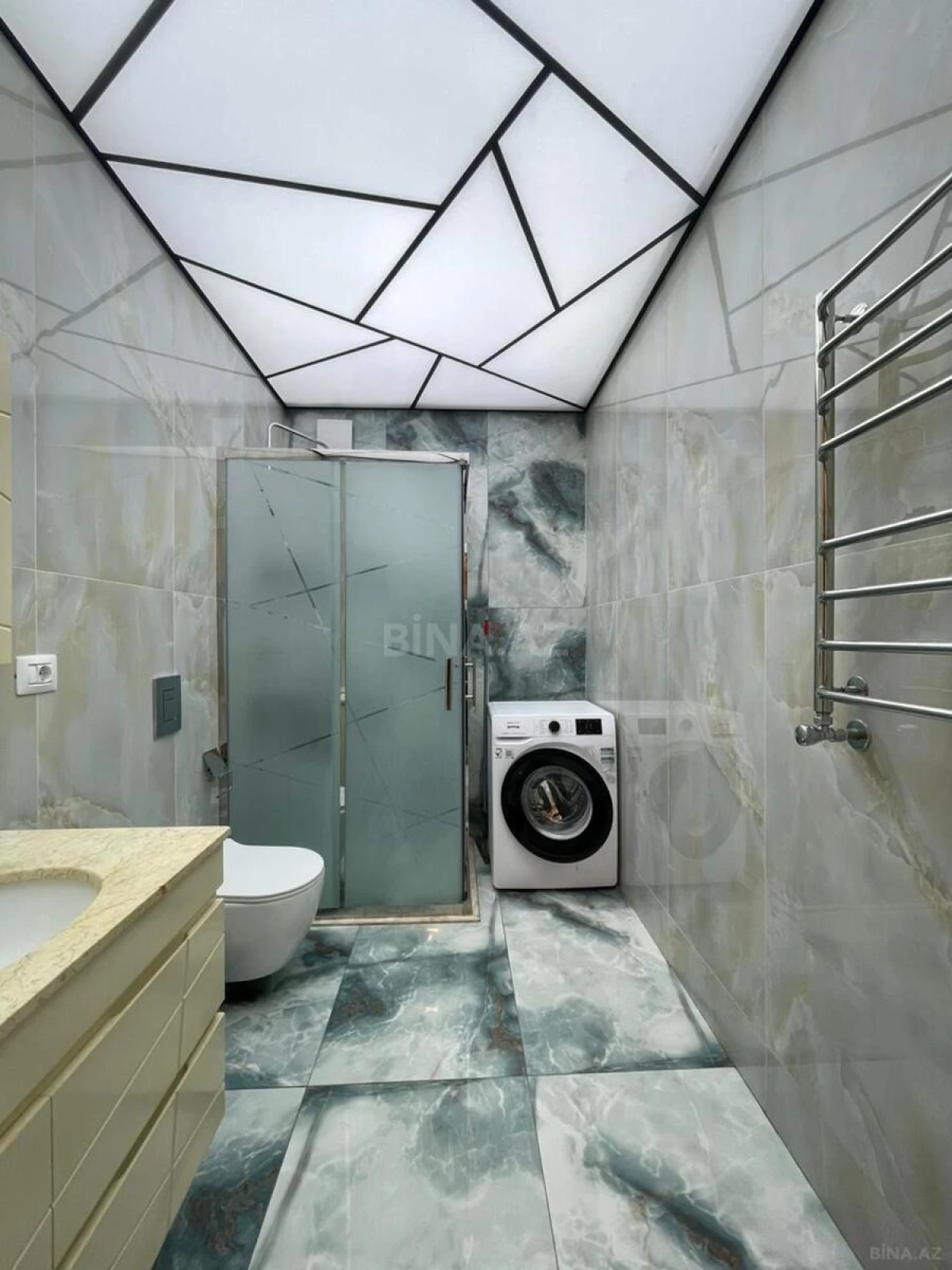 Satılır 3 otaqlı mənzil 93 m²